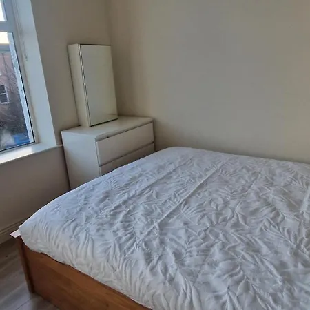 Cosy 1bd In Refurbed Victorian House Heart Of D6 * دبلن