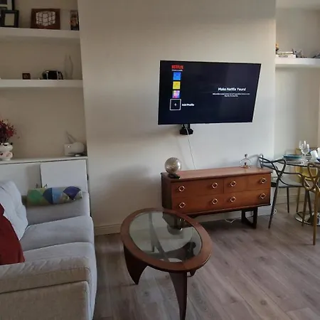 公寓 Cosy 1bd In Refurbed Victorian House Heart Of D6 *